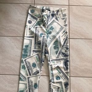 “Cash flow” outfit